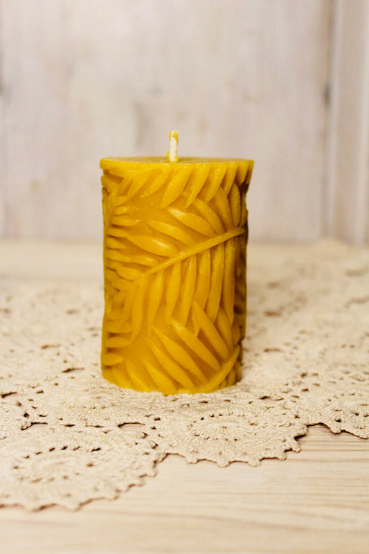 Cylinder with Leaves Candle